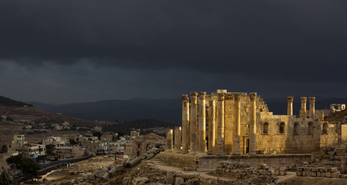 the ancient roman ruins of Jerash